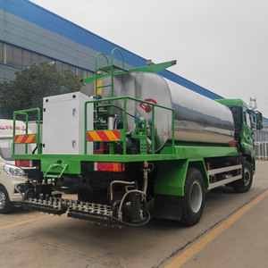 Clw Asphalt Distributor Bitumen Emulsion Spreading Sprayer <b>Spraying</b> Truck - Product Image 5