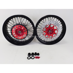 Juego de Ruedas <span class=keywords><strong>Supermotard</strong></span> de Aluminio CNC 17x3.5 17x5.0 para <span class=keywords><strong>KTM</strong></span> <span class=keywords><strong>EXC</strong></span> 250 300 2018, Llantas Motard con Buje de Color Personalizado - Product Image 6
