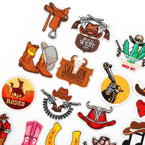 Patch brodé personnalisé en polyester durable et lavable pour bottes, avec logo thermocollant, pour vêtements de travail et style western cowboy, vente en gros - Product Image 3