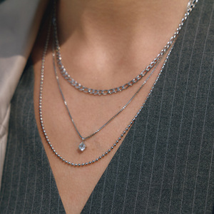 สร้อยคอทอง 18K หลายชั้น ประดับจี้เพทาย สำหรับผู้หญิง สวมใส่ได้ทุกวัน เหมาะสำหรับงานปาร์ตี้ ดีไซน์ลายเส้นเรขาคณิต แบบฝังกรงเล็บ - Product Image 3