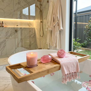 Set de Regalo Personalizado Rosa <span class=keywords><strong>para</strong></span> el Cuidado Personal, Cesta de Spa Personalizada con Vaso, Vela, Regalos <span class=keywords><strong>para</strong></span> Damas de Honor y Cumpleaños <span class=keywords><strong>para</strong></span> Ella - Product Image 5