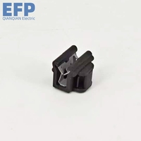 Attaches de câbles solaires en nylon noir écologiques pour optimiser l'efficacité, clips de bordure pour gestion de câbles solaires
