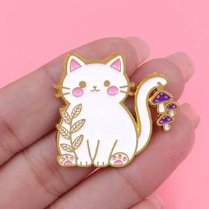 Broche de revers en émail souple motif renard de dessin animé, mignonne, pour sac à dos, pour hommes et femmes, badges, broches pour vêtements, accessoires de mode, cadeaux sur le thème des fruits - Product Image 2