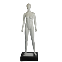 Yihe personnalisable 180cm Mannequins féminins complets Pose naturelle en fibre de verre tête d'affichage Mannequin debout pour l'affichage