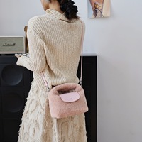 Sac à main pour femme en fausse fourrure, sac bandoulière décontracté et moelleux, sac à bandoulière doux et mignon, pochette en PU doux avec empiècements, sac à main en fourrure, sacoche moelleuse