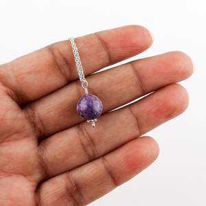 GEMKORA Collar con colgante redondo de charoita natural, piedra de cristal pulida, cadena de plata, joyería unisex para uso diario - Product Image 4