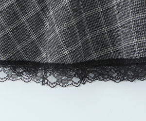 Mini-<span class=keywords><strong>jupe</strong></span> décontractée tendance à imprimé écossais <span class=keywords><strong>gris</strong></span> avec dentelle au bas pour femme – Grande vente - Product Image 4