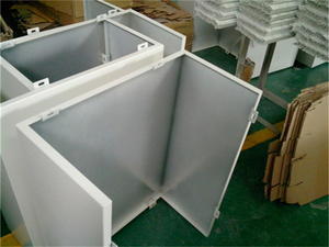 Revêtement de façade extérieur en panneaux solides en aluminium PVDF sur mesure, mur-rideau métallique pour la construction commerciale - Product Image 6