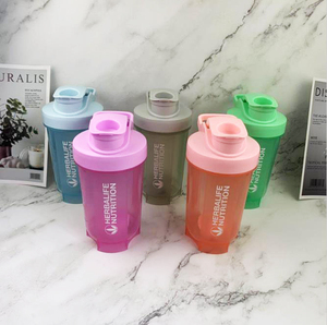 Botella Mezcladora de Bebidas de 0.5L a Prueba de Fugas, Personalizada con Marca Privada OEM, para <span class=keywords><strong>Batidos</strong></span> de Proteínas <span class=keywords><strong>Herbalife</strong></span> - Product Image 6