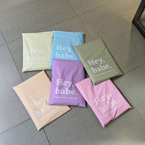 Bolsas de Envío de Plástico para Ropa a <span class=keywords><strong>Precio</strong></span> de Fábrica, Bolsas de Embalaje y <span class=keywords><strong>Correo</strong></span> de Tamaño Personalizado con Acabado Mate y Logotipo - Product Image 1