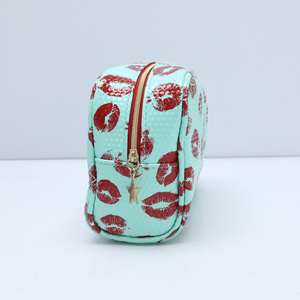 Pochette cosmétique vert menthe à motif lèvres rouges, trousse de maquillage portable de voyage avec fermeture éclair pour femme - Product Image 3