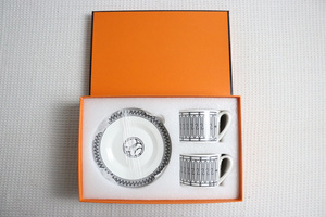 High Quality and Competitive European Luxury Bone <b>China</b> 2 <b>Cups</b> and Saucers - Product Image 2