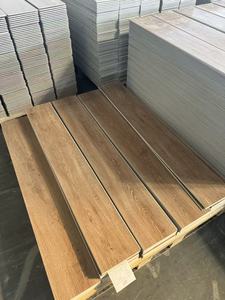 Prix d'usine, planches de sol hybrides SPC bon marché avec résistance aux rayures IXPE, planches de vinyle SPC pour centre commercial, appartement, école, hôpital - Product Image 4