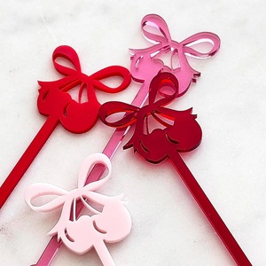 ที่คนค็อกเทลอะคริลิคสีชมพูแดงลายเชอร์รี่น้ำผึ้งและน้ำหวาน ของตกแต่งเค้กสำหรับงานวาเลนไทน์ ขนาด 15 ซม. อุปกรณ์เสริมสำหรับบาร์ - Product Image 1