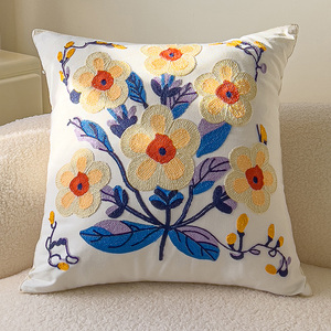 Taie d'oreiller en lin et coton 18x18 pouces, housse de coussin décorative brodée avec fermeture éclair - Product Image 6
