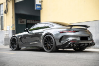 Kit carrosserie en fibre de carbone sèche pour Mercedes-Benz GT63S C192, style Babos, haute qualité, comprenant lèvre avant, jupes latérales, diffuseur et spoiler.
