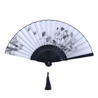 Éventail pliant en soie fait main haut de gamme pour femme, style chinois, broderie de pivoines, technique de peinture, cadeau spécial, vente en gros