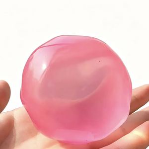 Balle souple anti-stress en forme de noix de coco de la série White Moonlight, jouet sensoriel pour enfants et adultes, vente en gros - Product Image 3