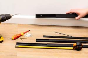 תעלות כבלים מיני מפלסטיק שחור MW Profiles 1M (3.28 רגל) - 15 מ\\\"מ X 10 מ\\\"מ, כיסוי לניהול כבלים, מיוצר בסין - Product Image 6