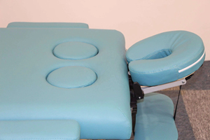 Table <span class=keywords><strong>de</strong></span> Massage pliante en bois Portable salon <span class=keywords><strong>de</strong></span> beauté Table <span class=keywords><strong>de</strong></span> Massage <span class=keywords><strong>de</strong></span> traite Spa lit Table <span class=keywords><strong>de</strong></span> <span class=keywords><strong>tatouage</strong></span> avec accoudoir et sac à rainure d'huile - Product Image 4