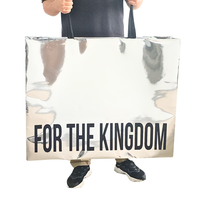 Grand sac en papier argenté de très grande taille avec impression de taille personnalisée avec votre propre logo pour accessoires vidéo
