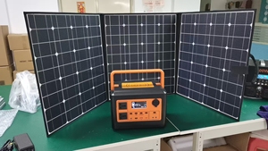 Sistema de Energía Solar Portátil de 1100W con Controlador MPPT, Capacidad de Carga Inalámbrica y Linterna Integrada - Product Image 5