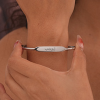 Bracelet manchette en acier inoxydable 316L hypoallergénique gravé, directement de l'usine, personnalisation en petites séries (MOQ), ODM/OEM - Cadeau transfrontalier