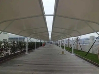 Cochera Moderna con Estructura de Acero en Cantilever, Impermeable y Resistente al Sol, Cobertizo Metálico para Estacionamiento, Garaje Exterior
