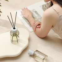 Diffuseur de parfum en verre de qualité supérieure, design exquis, parfum floral, logo personnalisé, adapté aux enfants, non toxique, cadeau pour la maison