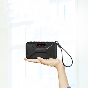 Haut-parleur Bluetooth portable W22 avec bandoulière, volume puissant, pour extérieur et intérieur, carte TF, radio FM, lumière LED, cadeau de camping, vente en gros - Product Image 3