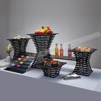 Support à dessert multi-niveaux en acier inoxydable effet écaille de poisson avec base antidérapante et nettoyage facile pour hôtels, restaurants et événements