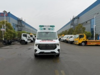 Combien coûte un véhicule médical à essieu central et toit central Fushun vendu directement par le fabricant ?