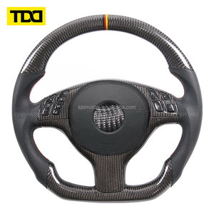 Volant en cuir suédé italien personnalisé TDD, en fibre de carbone forgée, pour BM-W M3 M5 E46 E39 X5 E53 Z3 E36 - Product Image 1