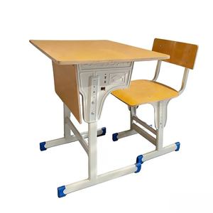 Set di Banco e Sedia Scolastica Regolabile in Altezza con Piano in MDF e Telaio in Acciaio, Arredo per Aule - Product Image 1