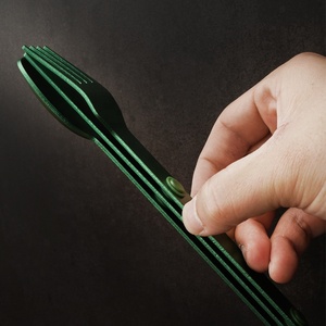 Ensemble de <span class=keywords><strong>couverts</strong></span> de camping de pique-nique de voyage durables avec couteau <span class=keywords><strong>à</strong></span> steak cuillère <span class=keywords><strong>à</strong></span> soupe fourchette <span class=keywords><strong>à</strong></span> <span class=keywords><strong>salade</strong></span> 3 pièces ensemble de <span class=keywords><strong>couverts</strong></span> en aluminium magnétique - Product Image 4