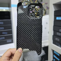 Casing HP iPhone 15 Pro 16 Pro Max Serat Karbon Forged Laris Manis dengan Lapisan Emas dan Warna Ungu