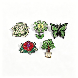 Broches en émail personnalisées sur le thème du <span class=keywords><strong>surf</strong></span>, badges <span class=keywords><strong>de</strong></span> revers en métal en gros, souvenirs créatifs <span class=keywords><strong>de</strong></span> sports nautiques - Product Image 2