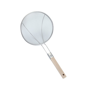 Stainless Steel Mesh Strainer Set 4 Pcs Wooden Handle Kitchen Sieve For Food Draining And Cooking - Product Image 5