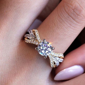 Anello da Donna Bicolore con Pietra Taglio Quadrato Scintillante Stile Pavé, Gioiello da Dito alla Moda - Product Image 1