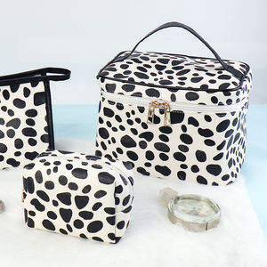 Bolsa de Maquillaje de Viaje de Gran Capacidad con Cierre, Diseño de Vacas, Impermeable, de PU, para Cosméticos, para Mujer - Product Image 2