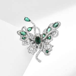 Acessórios de Corsage Borboleta Esmeralda de Alta Qualidade para Crianças, Alfinetes com Fecho Magnético, Luxo Leve e Exquisito - Product Image 2