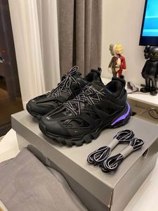 Top-quality Luxurious Design Men's Women's 3.0 LED Retro Running Shoes Cushioning Durable Soft Mesh Lining Fashion Trend All - Product Image 4