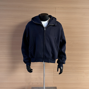 เสื้อฮู้ดดี้ผู้ชายทรงบ็อกซี่แบบซิปเต็มตัว ผ้าเฟรนช์เทอร์รี่เนื้อหนัก 500 กรัม ผ้าฝ้าย 100% สีพื้น ไม่มีลาย สไตล์ดิสเทรส ผลิตโดยผู้ผลิตชั้นนำ รับสั่งทำตามแบบ - Product Image 3