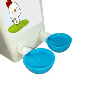 Bicchieri per abbeveratoi automatici in plastica per animali attrezzatura per sistemi di abbeveraggio di acqua di anatra di pollo arancione/blu/rosso