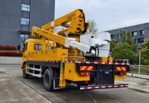 Camión con Plataforma Elevadora Telescópica Aislada de 20 m, Brazo Aislado de Fibra de Vidrio de 60 KV, Vehículo para Reparaciones Eléctricas en Altura - Product Image 5
