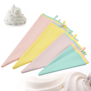 Sac à douille réutilisable de qualité alimentaire pour la décoration de gâteaux et cupcakes, idéal pour la pâtisserie en gros - Product Image 1
