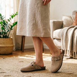 Mules en cuir de vache véritable personnalisées pour femmes et hommes, sandales à boucle à enfiler avec semelle intérieure en liège souple, chaussures décontractées d'été - Product Image 3