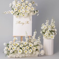 Décoration florale artificielle Delphinium blanc pour mariage : panneau de bienvenue, guirlande, centre de table et composition florale au sol