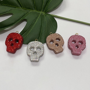 Porte-clés de voiture créatif incrusté de diamants, avec un fini haut de gamme, en céramique, entièrement serti de diamants, breloque de sac tendance - Product Image 6