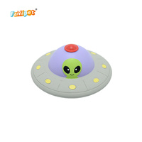 Famipet Fabricante Venta al por mayor Nueva llegada Alien Theme Design Squeaky Latex Dog Toy Pet Squeak Toy